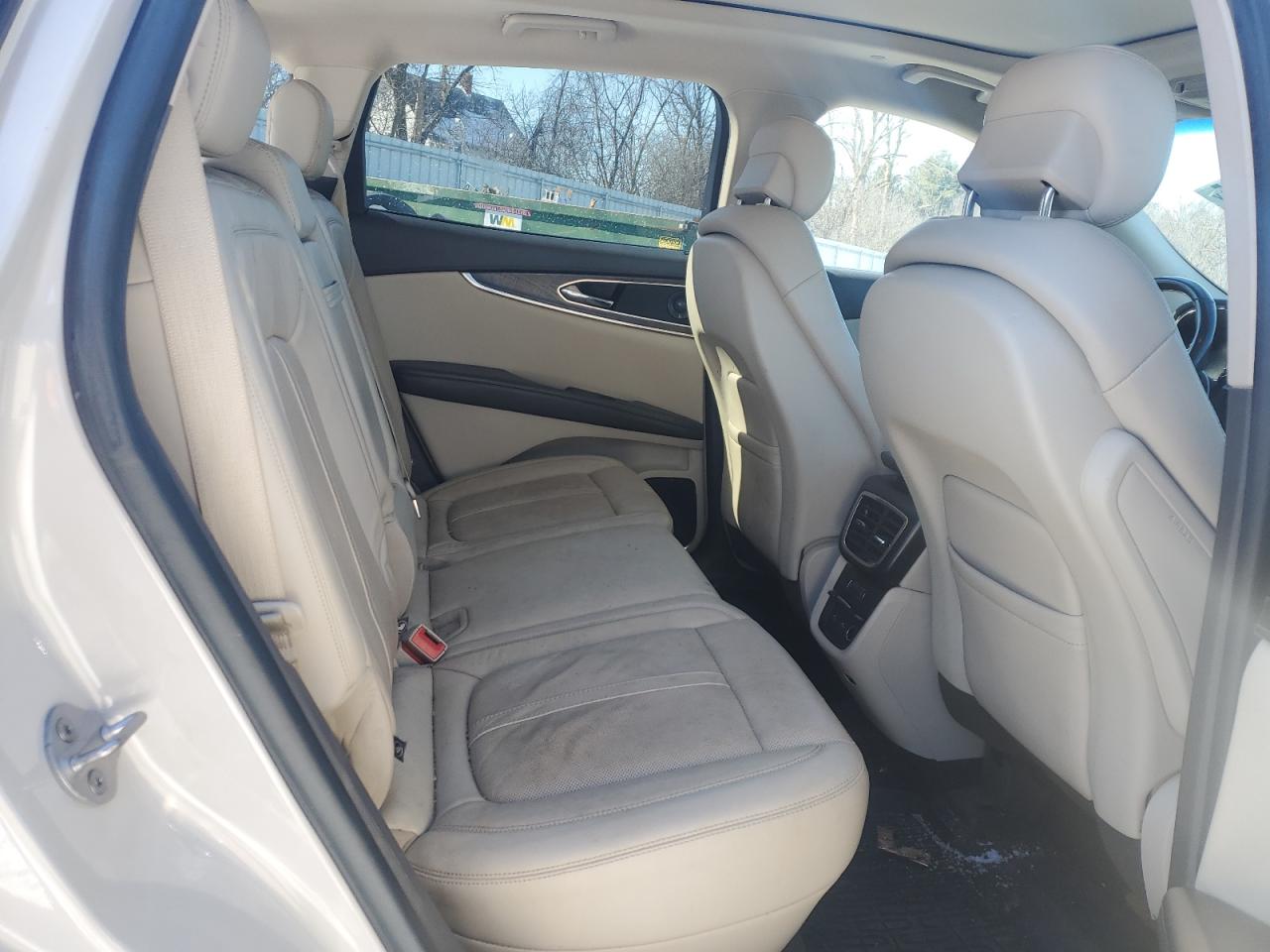 2019 Lincoln Nautilus - Image 11