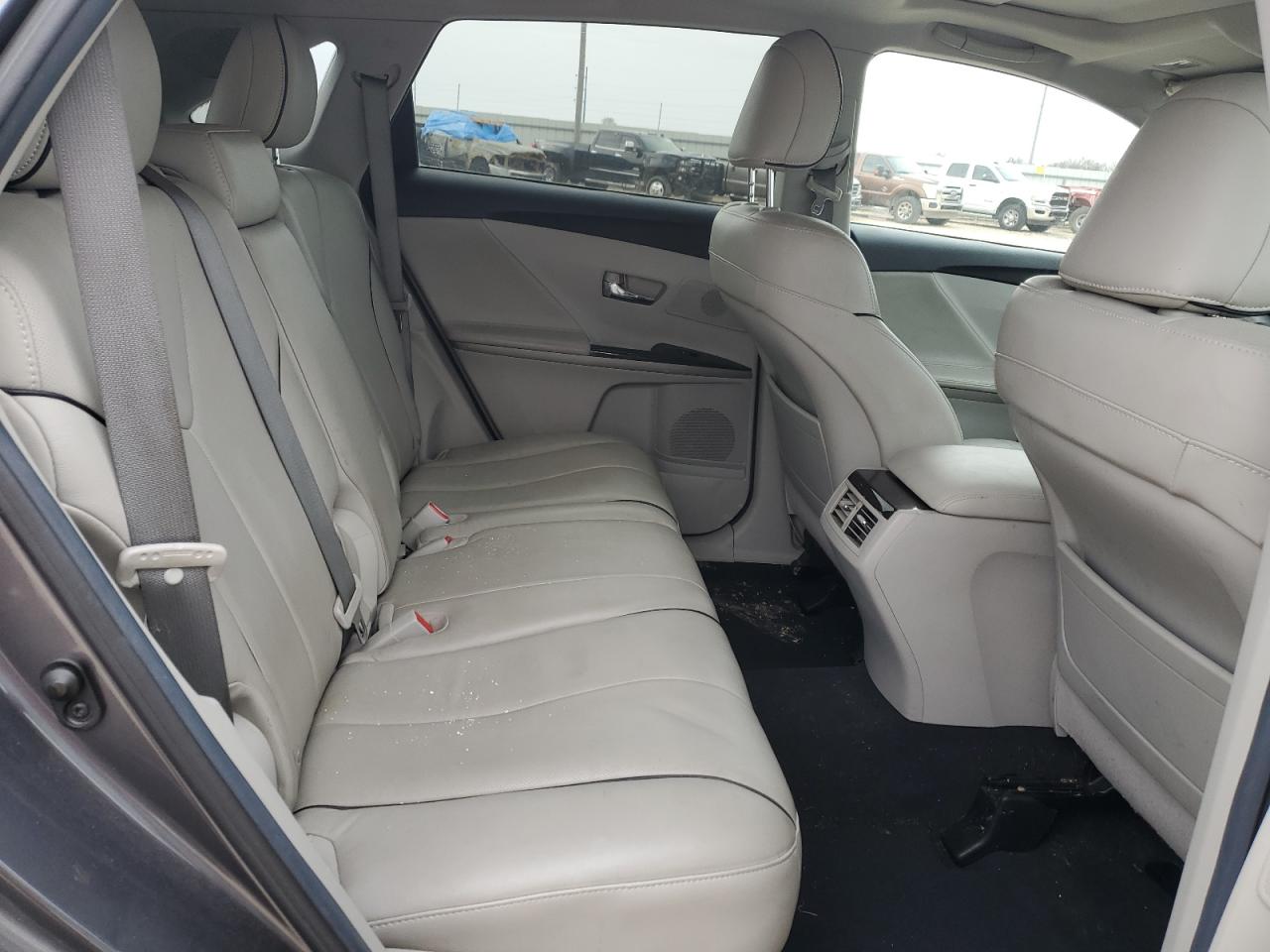 2015 Toyota Venza - Image 11