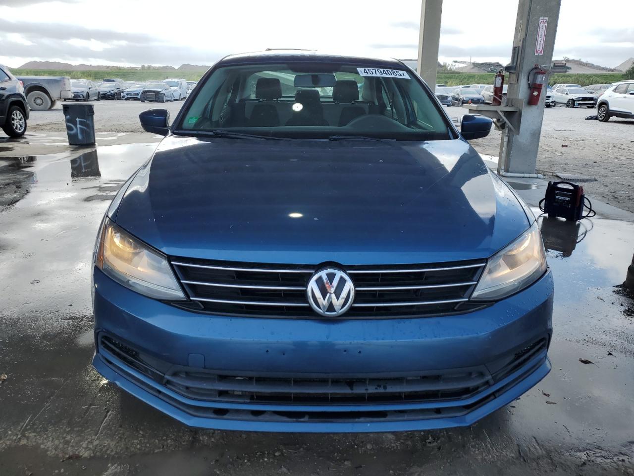 2017 Volkswagen Jetta - Image 5