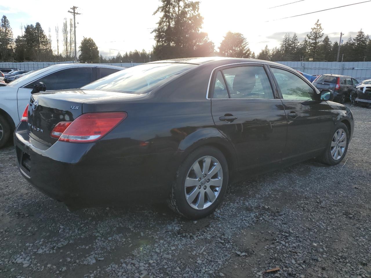 2006 Toyota Avalon - Image 3