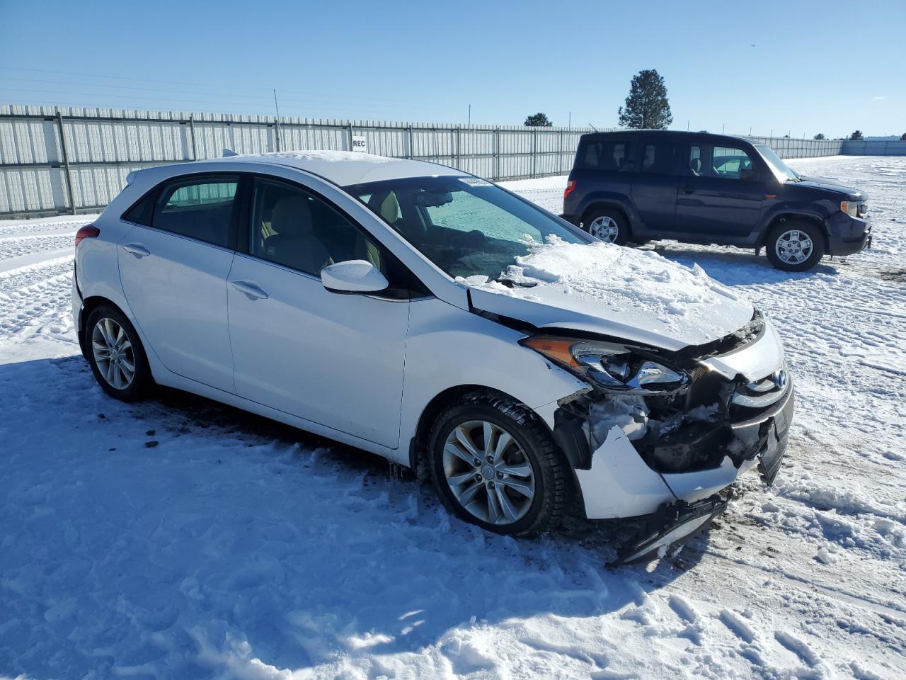2013 Hyundai Elantra - Image 4