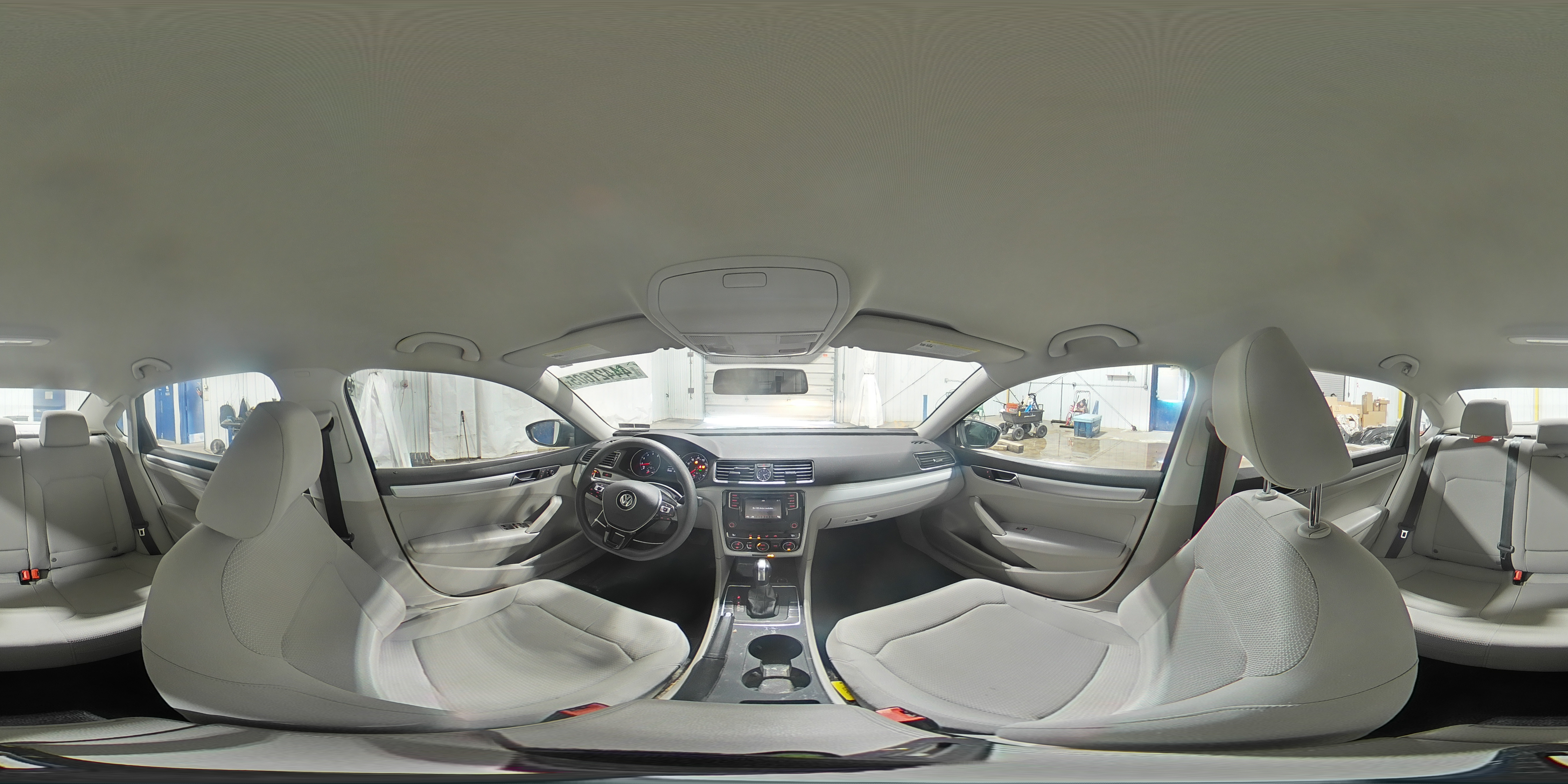 2017 Volkswagen Passat - Image 14