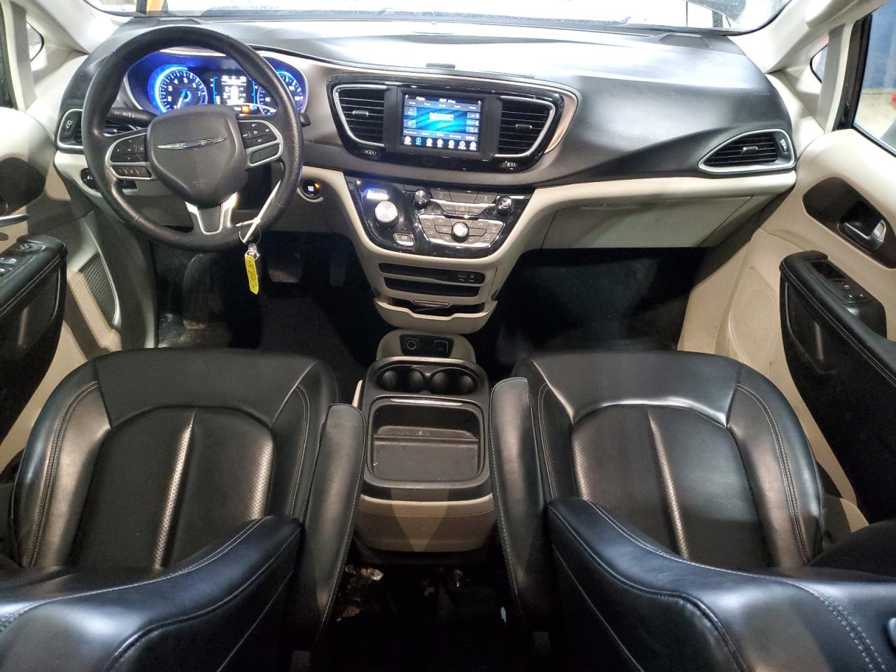 2020 Chrysler Voyager - Image 8