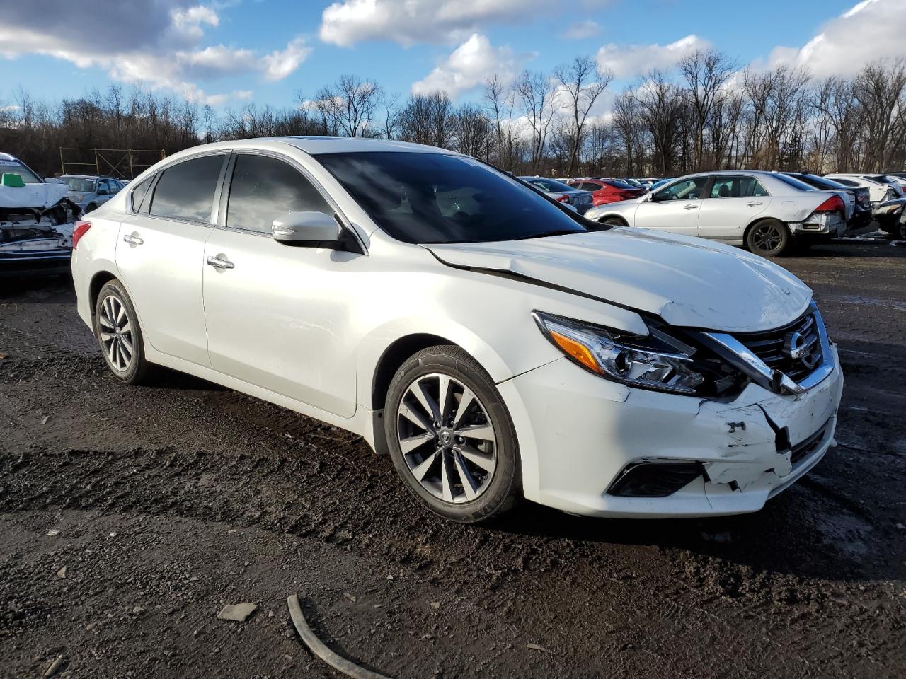2017 Nissan Altima - Image 4