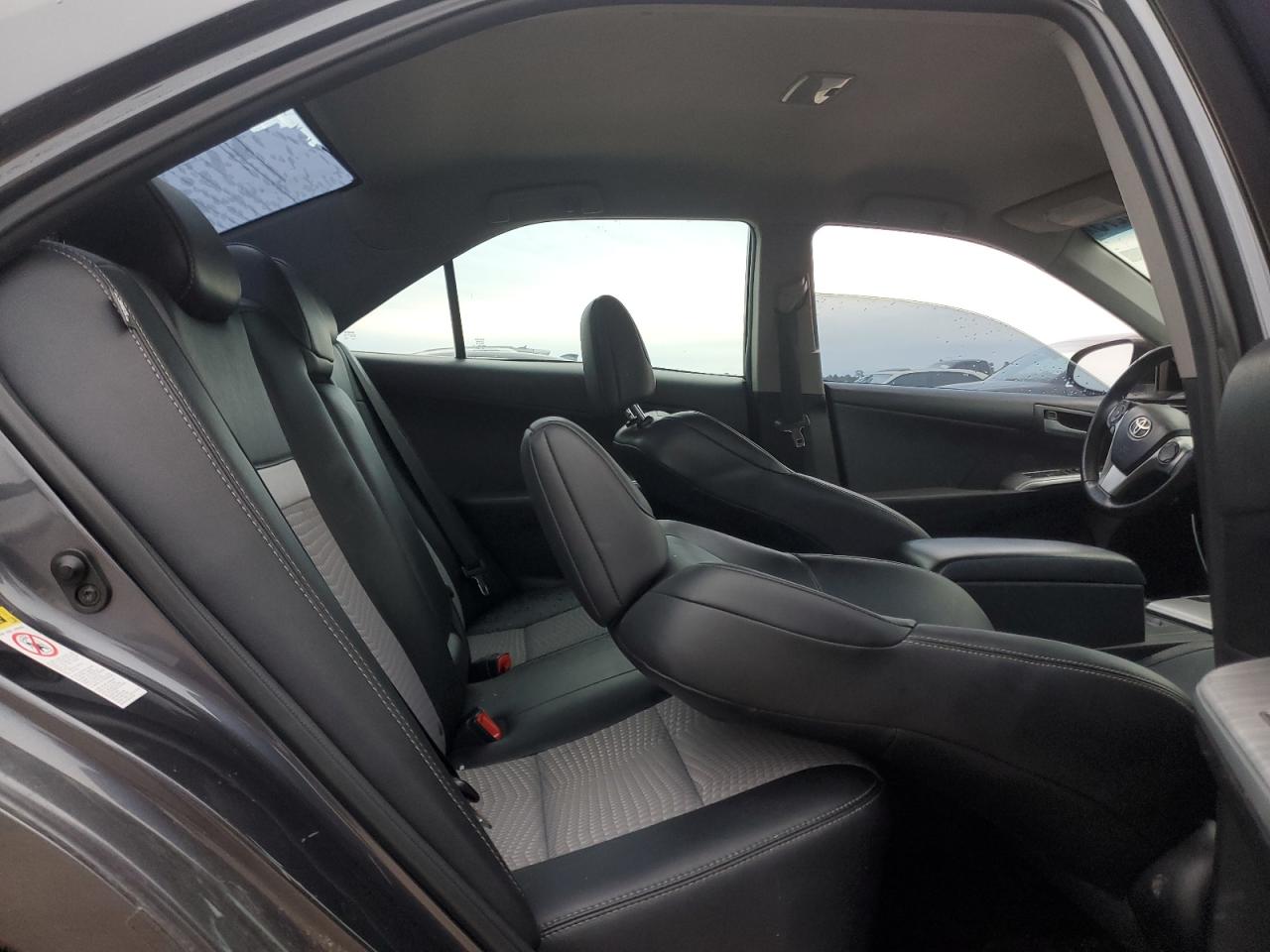 2012 Toyota Camry - Image 10