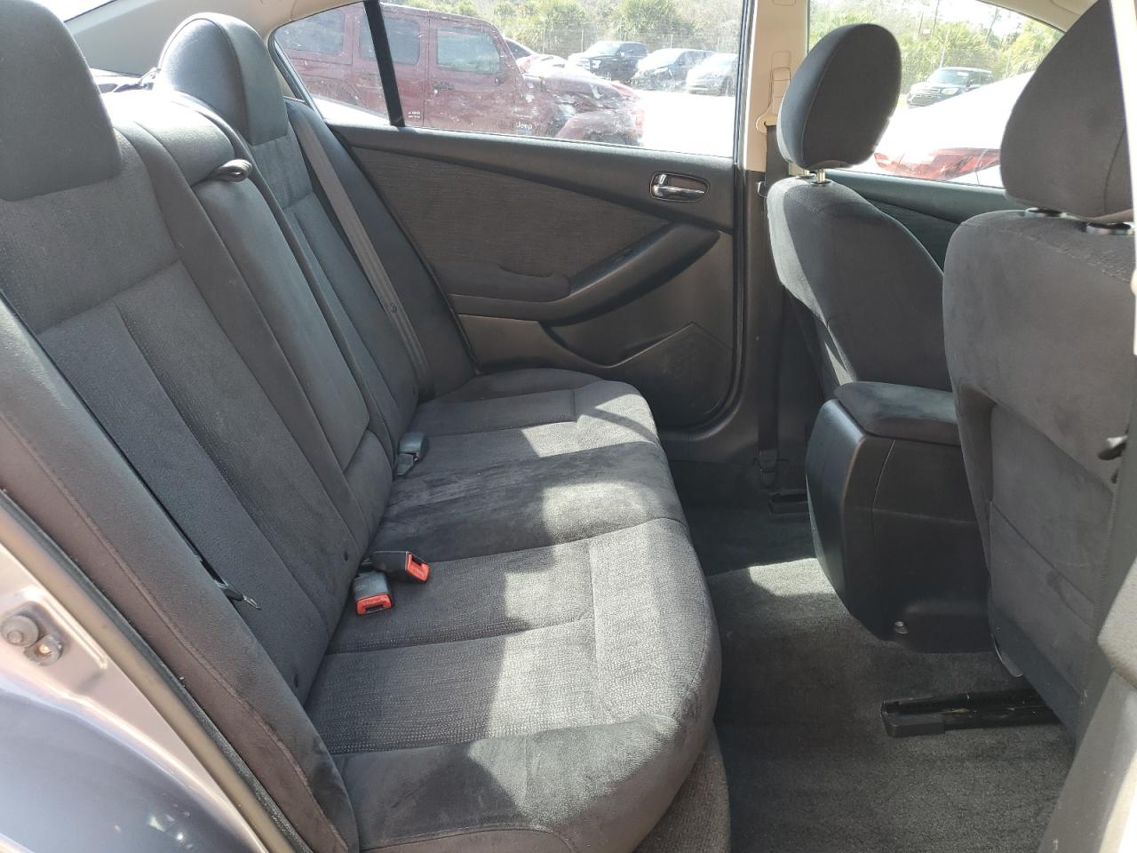 2012 Nissan Altima - Image 10