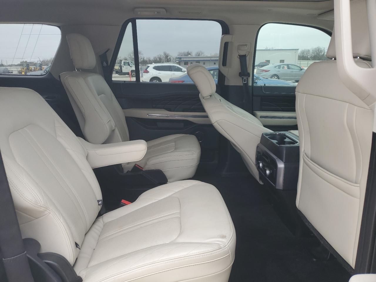 2018 Ford Expedition - Image 11