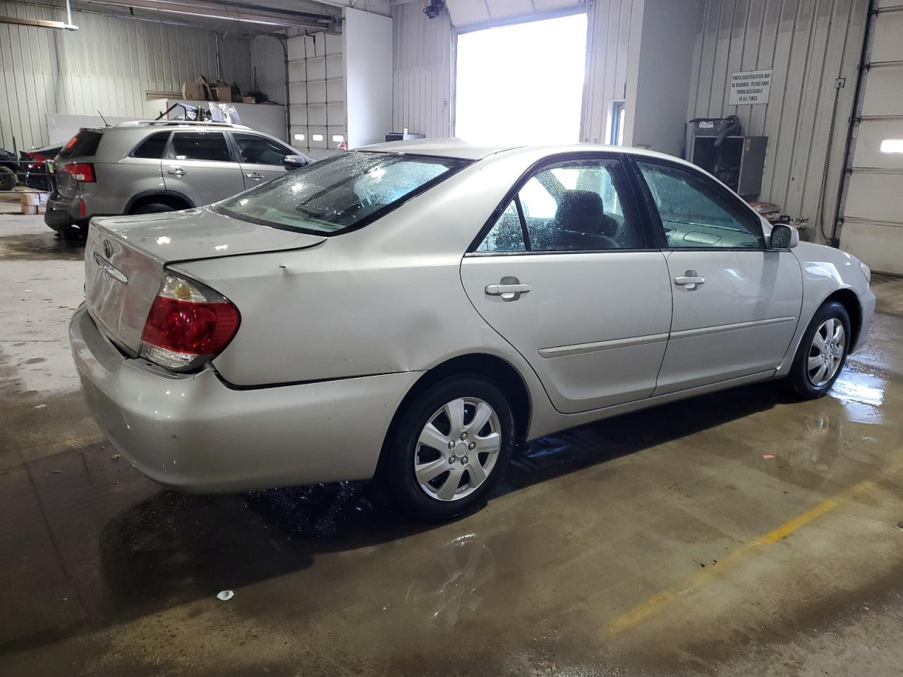 2005 Toyota Camry - Image 3