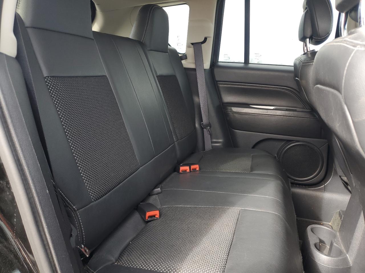 2016 Jeep Compass - Image 11