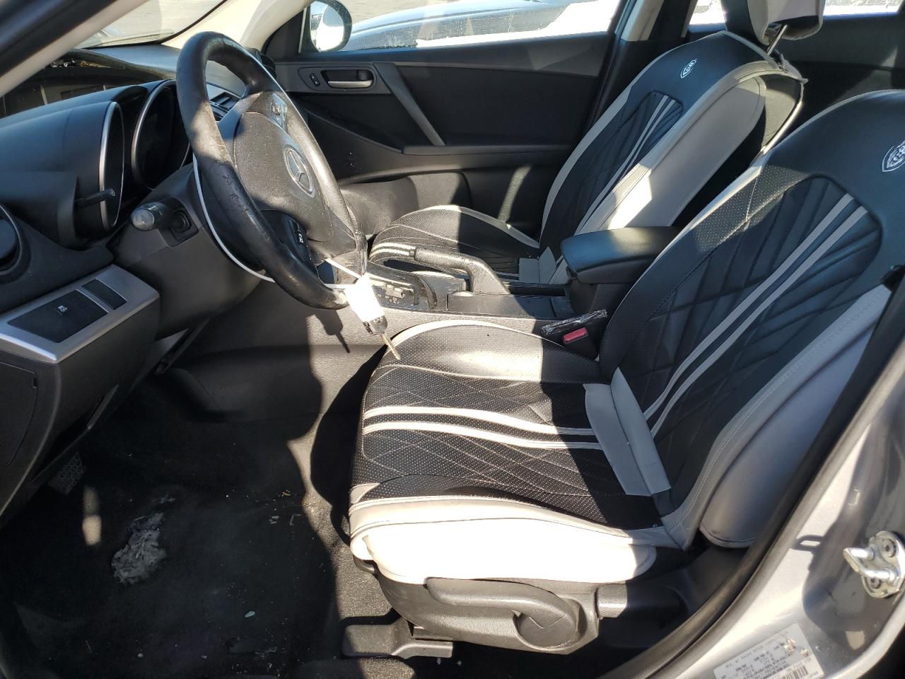2013 Mazda 3 - Image 7