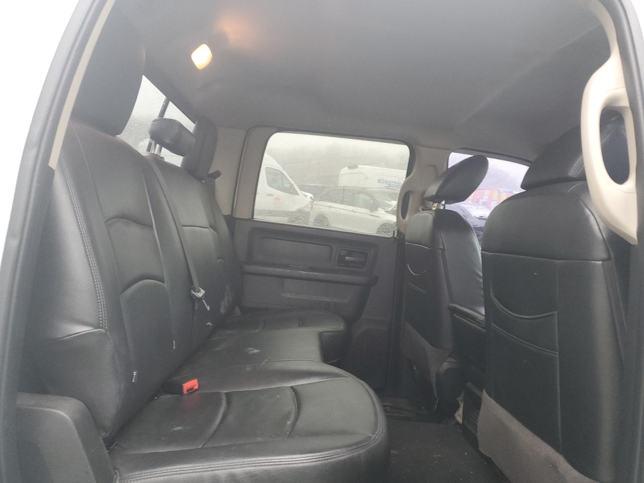 2016 RAM 1500 - Image 10