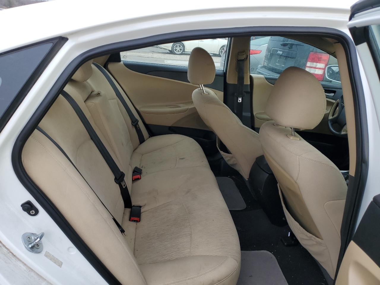 2011 Hyundai Sonata - Image 10