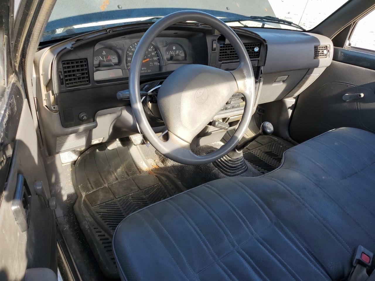 1994 Toyota Pickup - Image 8