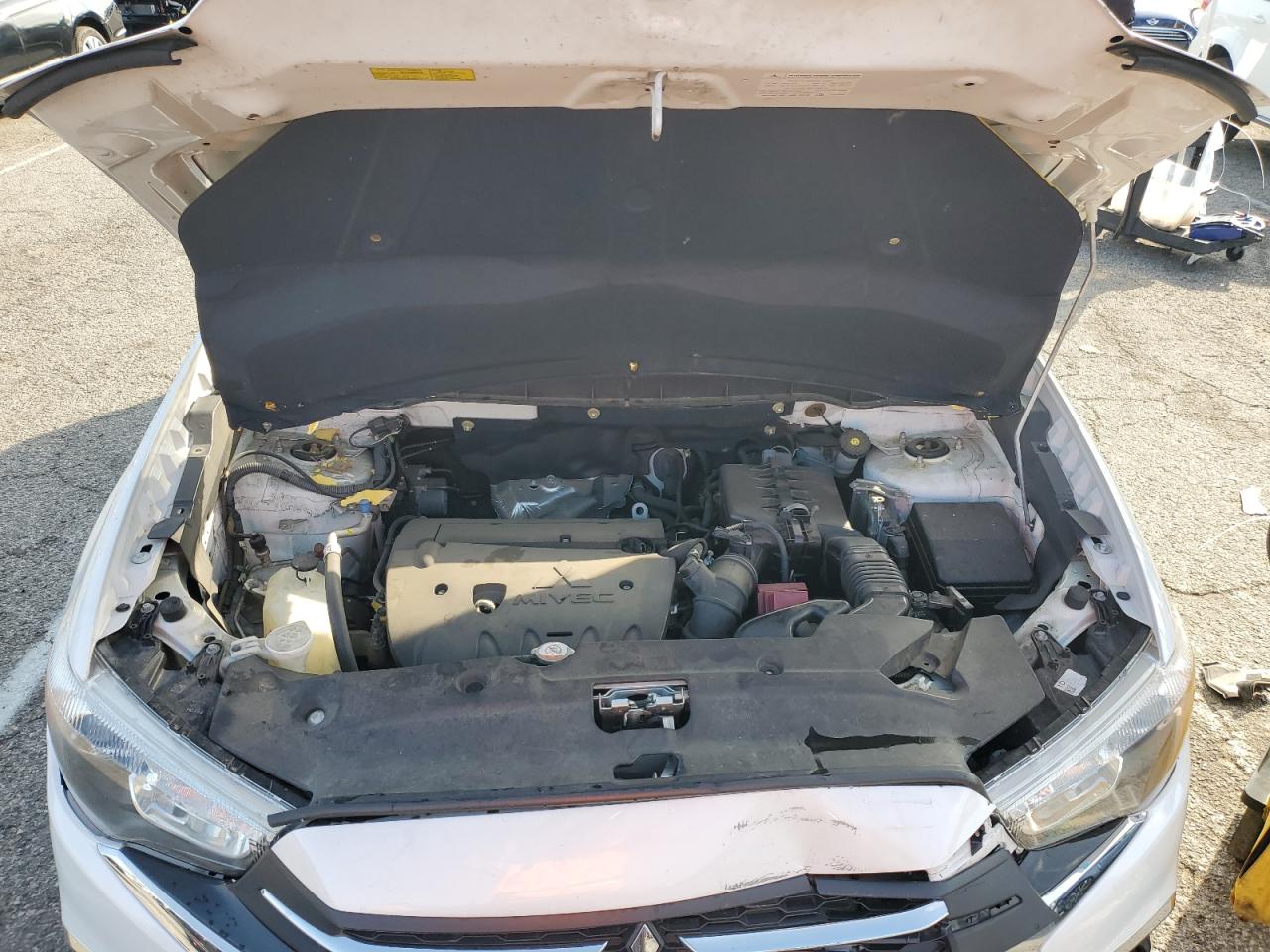 2018 Mitsubishi Outlander - Image 12