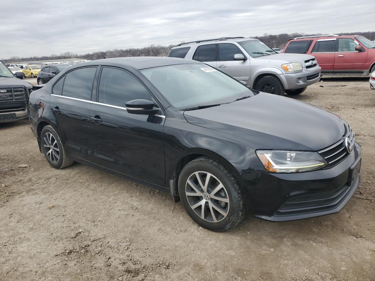 2017 Volkswagen Jetta - Image 4