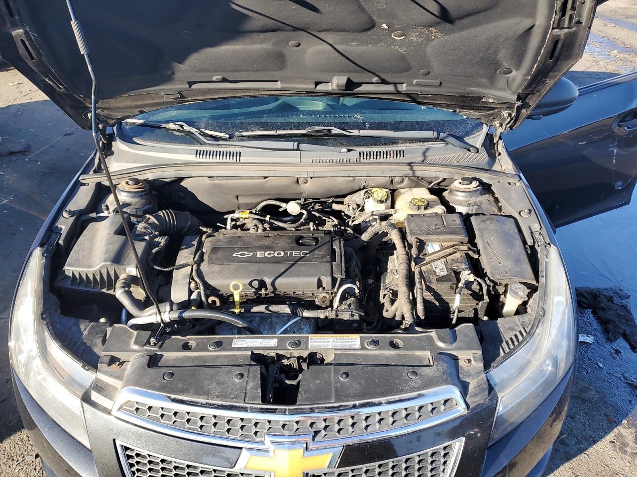 2014 Chevrolet Cruze - Image 11