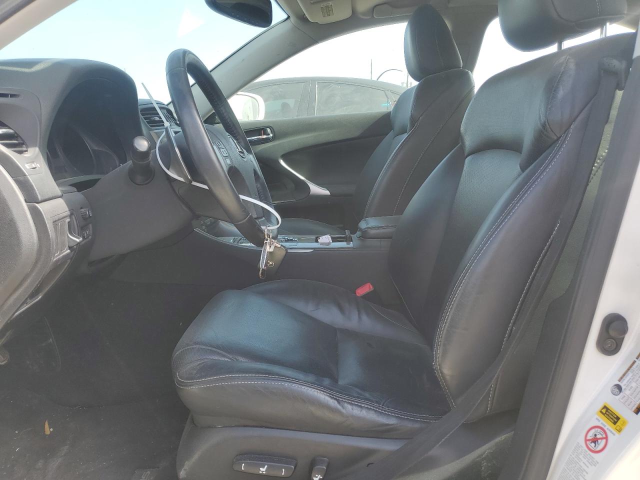 2010 Lexus IS - Image 7
