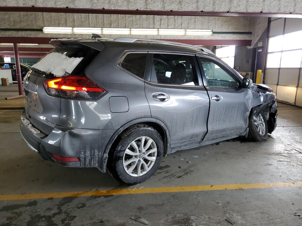 2017 Nissan Rogue - Image 3