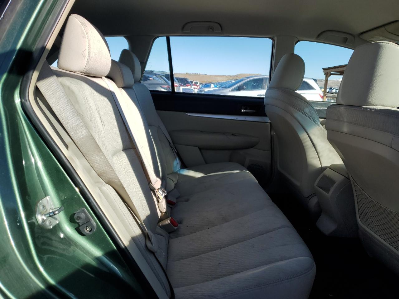 2011 Subaru Outback - Image 10