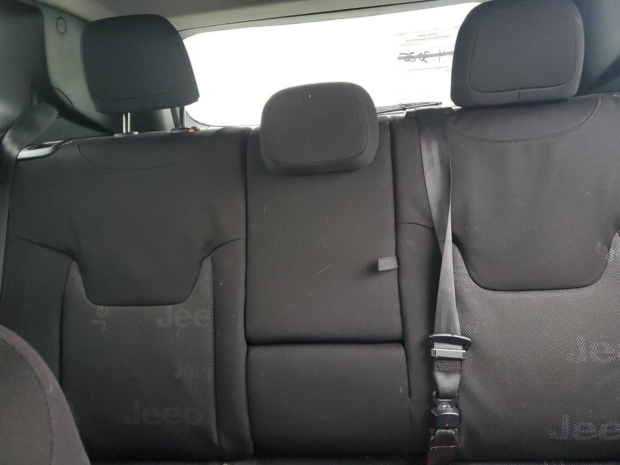 2015 Jeep Renegade - Image 10
