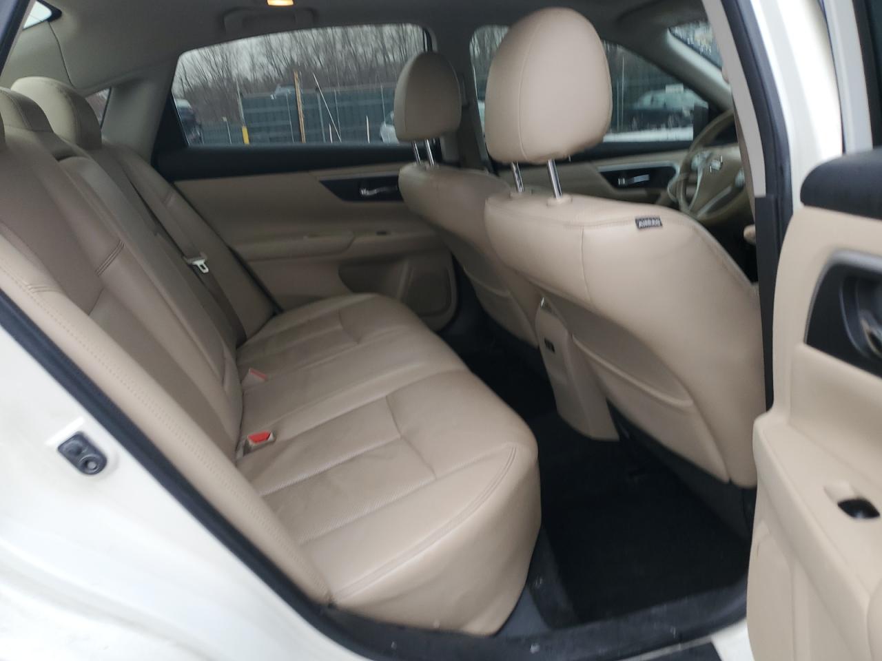 2018 Nissan Altima - Image 10