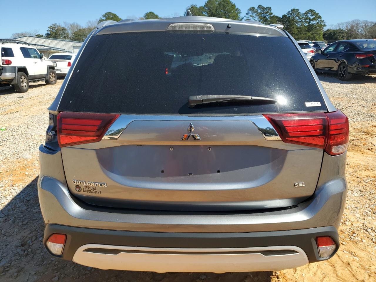 2020 Mitsubishi Outlander - Image 6