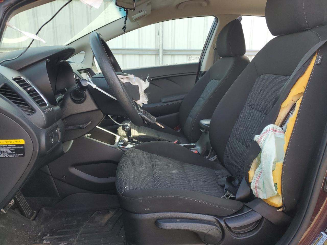 2017 Kia Forte - Image 7