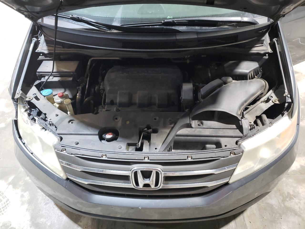 2011 Honda Odyssey - Image 12