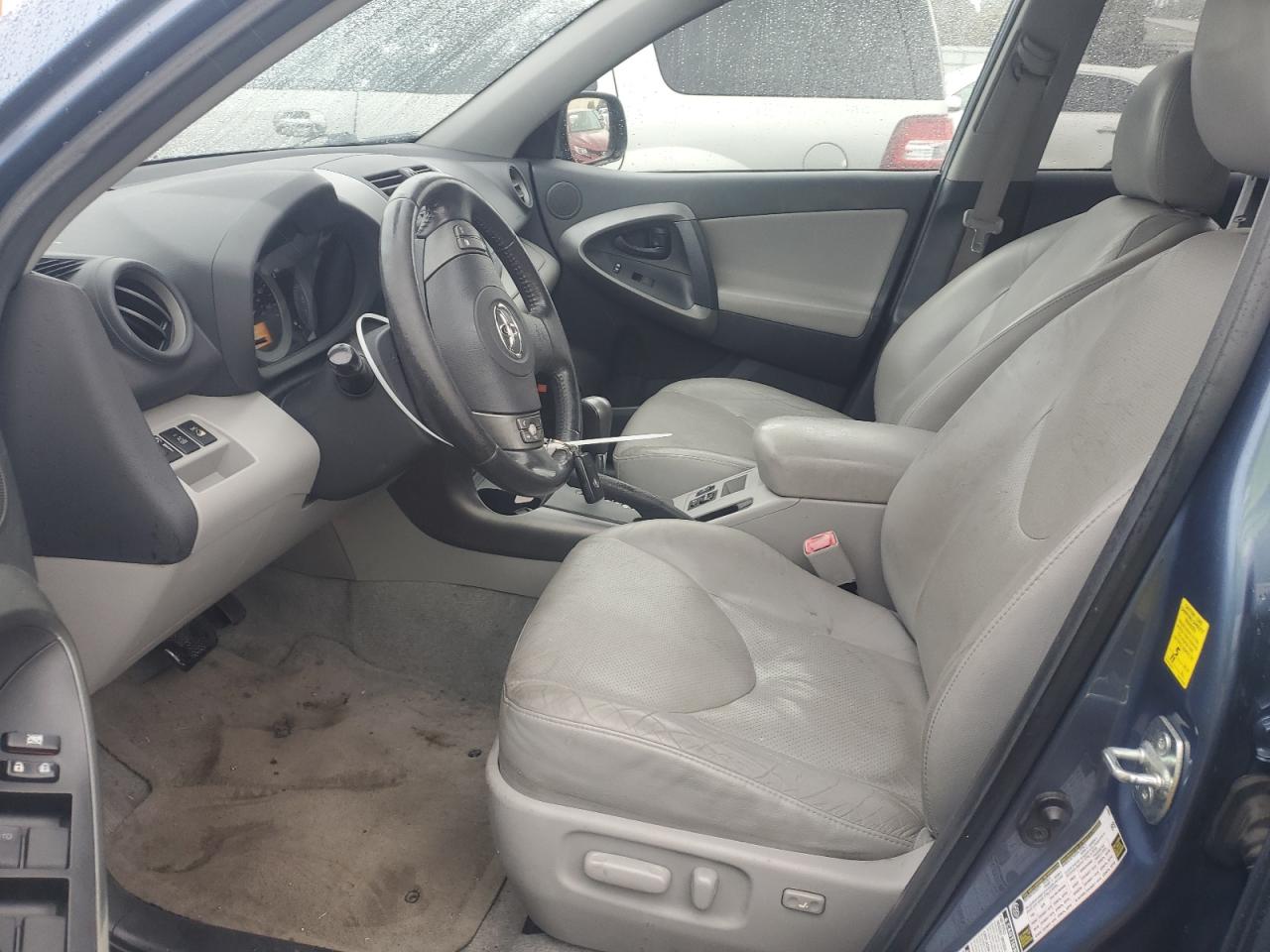 2010 Toyota RAV 4 - Image 7