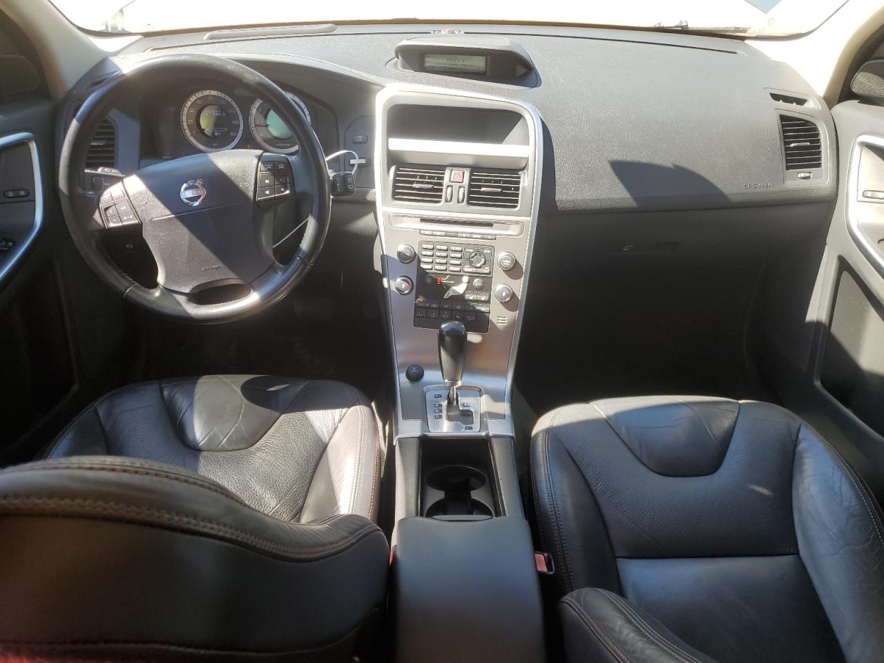 2010 Volvo XC60 - Image 8