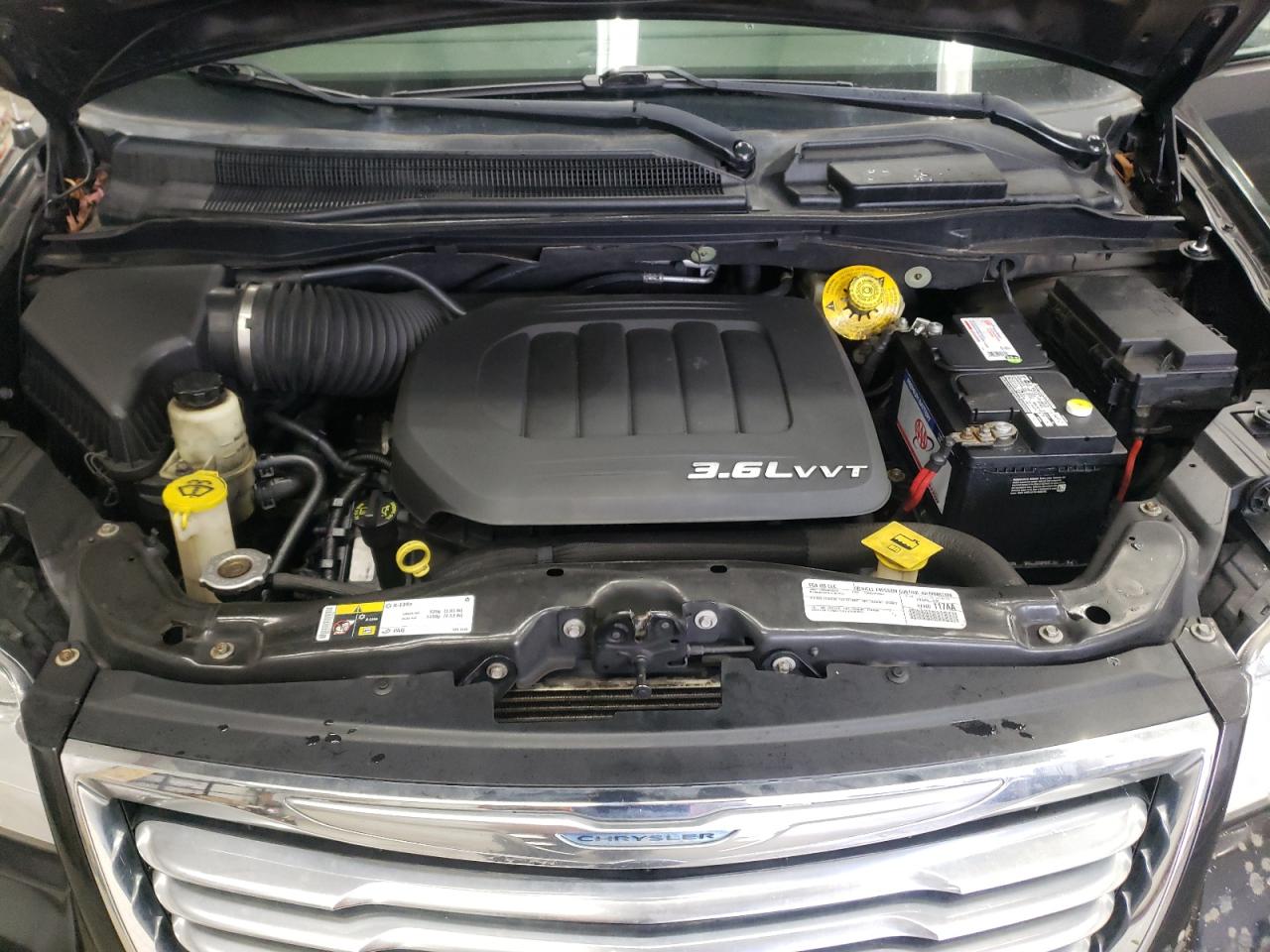 2015 Chrysler Town & Country - Image 12
