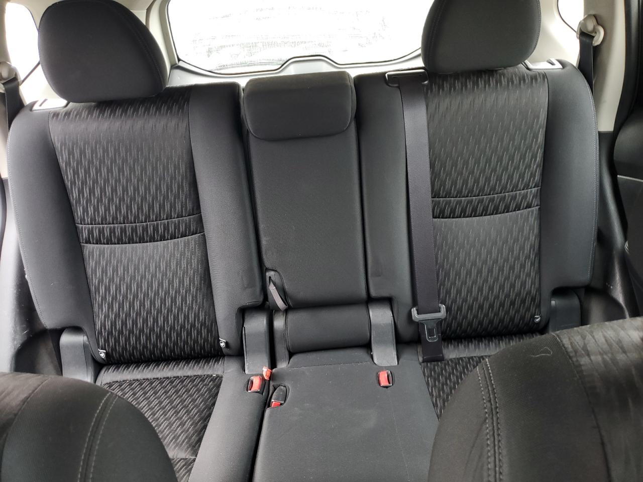 2018 Nissan Rogue - Image 10