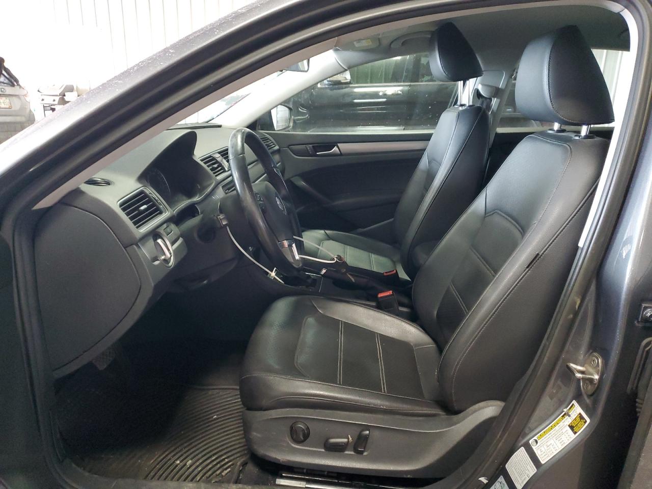 2015 Volkswagen Passat - Image 7