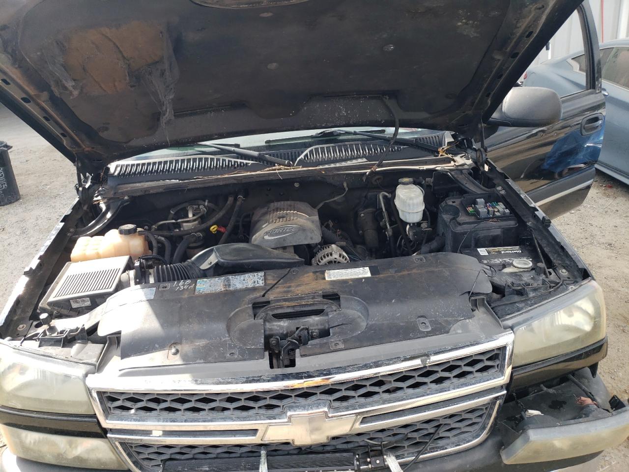 2005 Chevrolet Silverado - Image 11