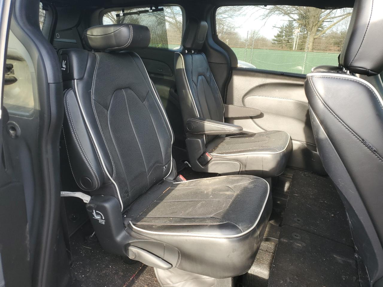 2020 Chrysler Pacifica - Image 11