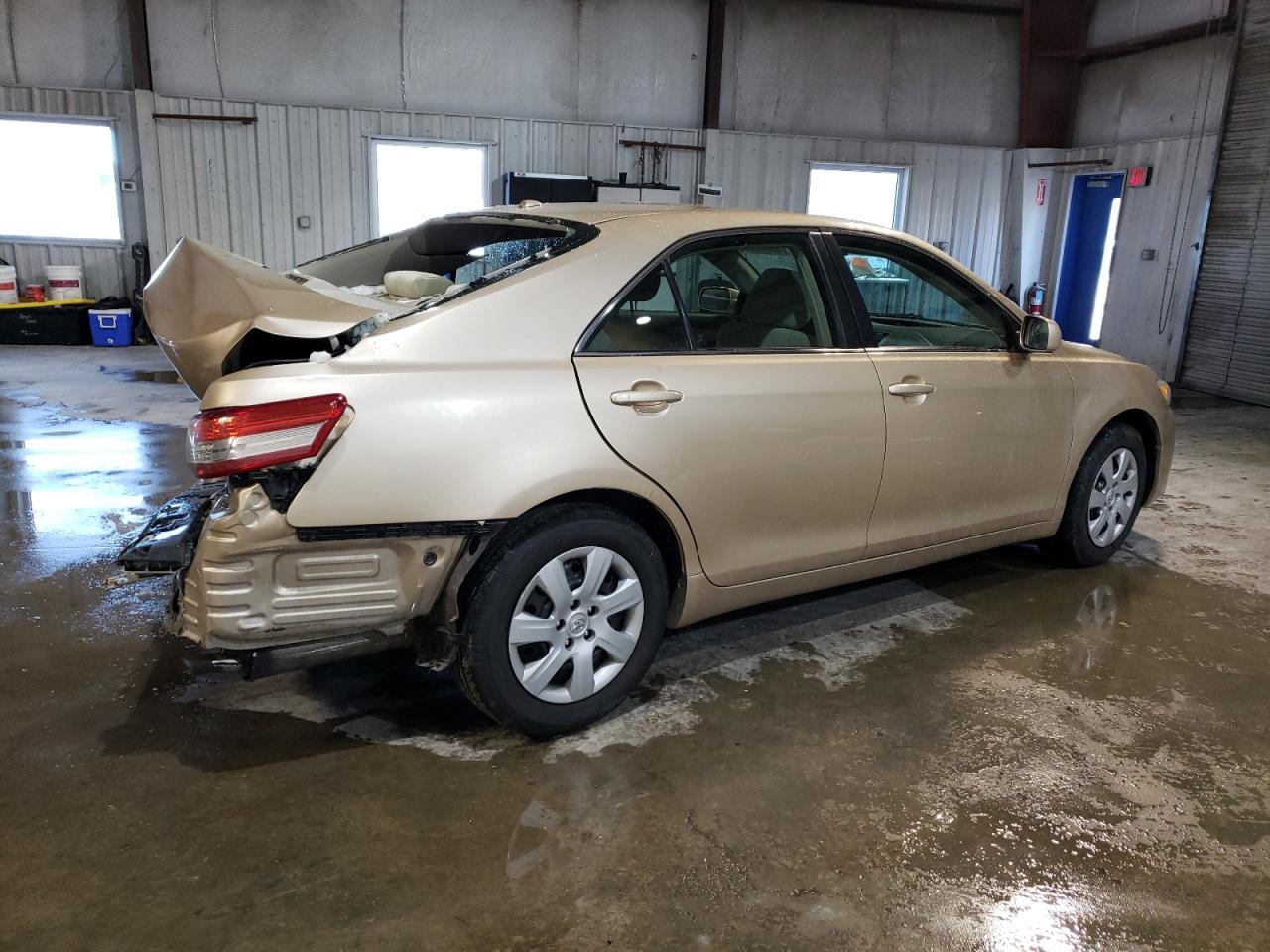 2010 Toyota Camry - Image 3