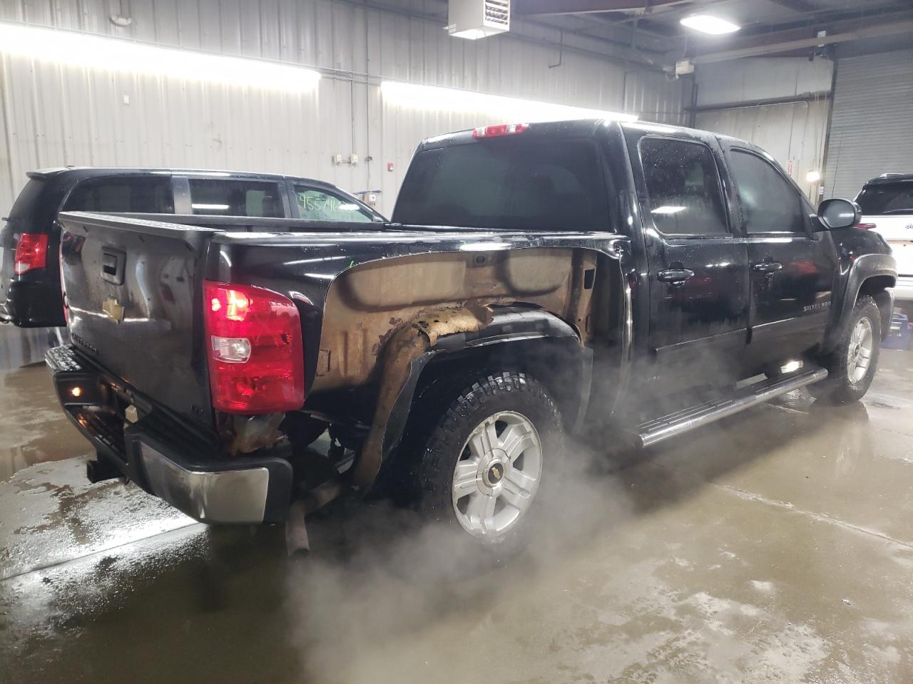 2013 Chevrolet Silverado - Image 3