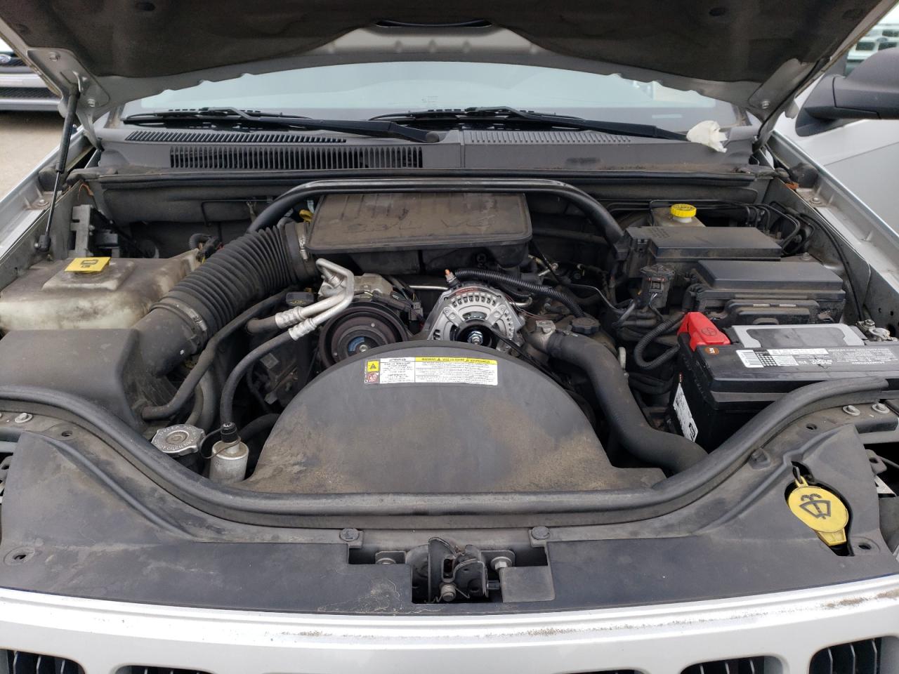 2010 Jeep Grand Cherokee - Image 12