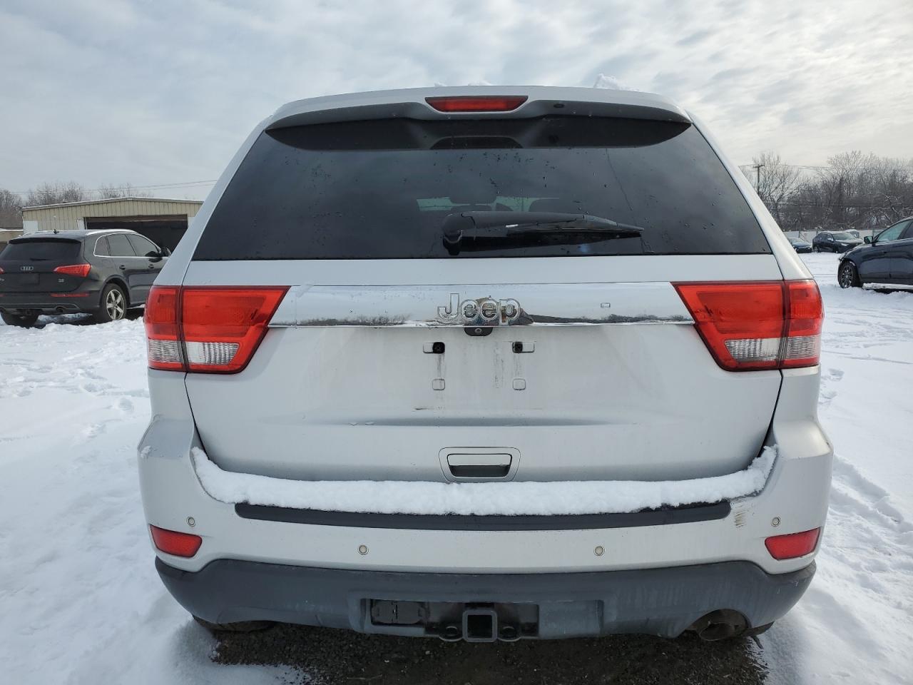2011 Jeep Grand Cherokee - Image 6