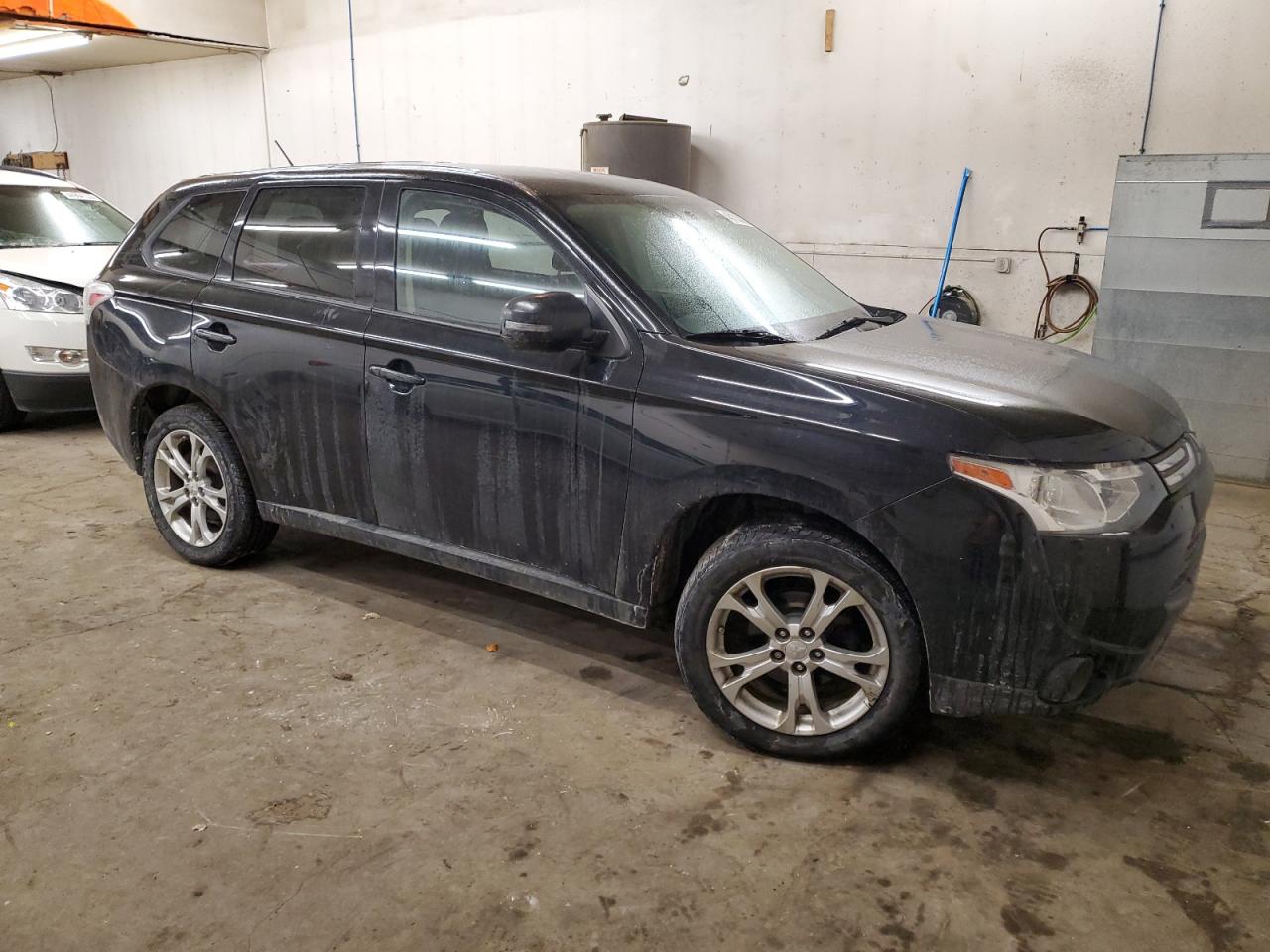 2014 Mitsubishi Outlander - Image 4