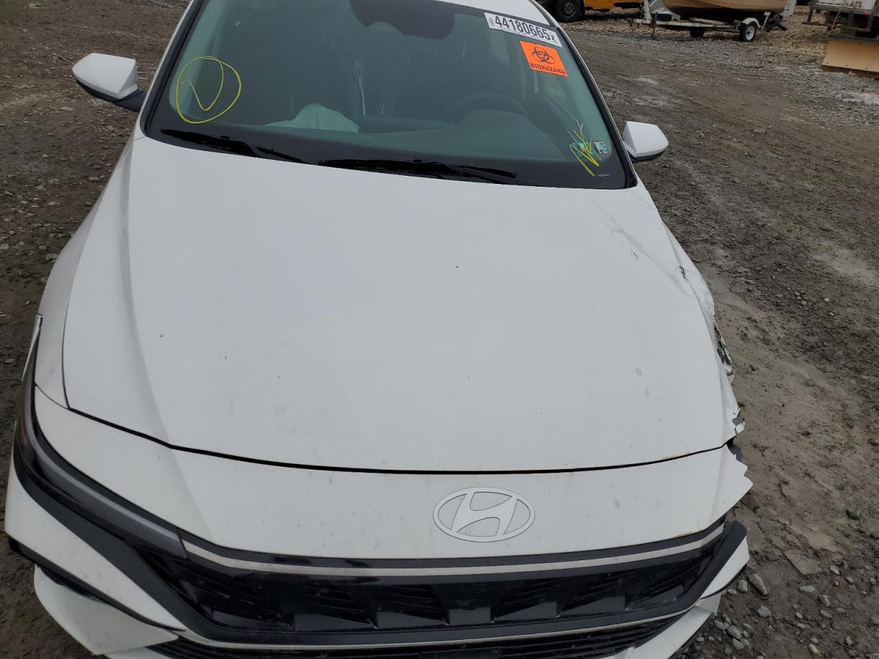 2024 Hyundai Elantra - Image 12