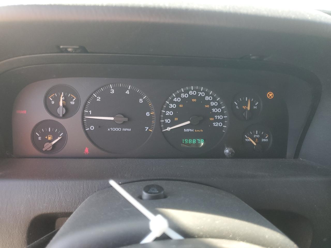 2004 Jeep Grand Cherokee - Image 9