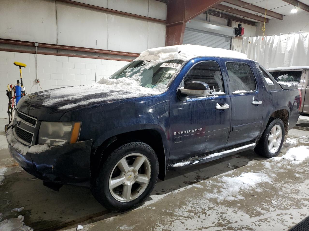 2008 Chevrolet Avalanche - Image 1