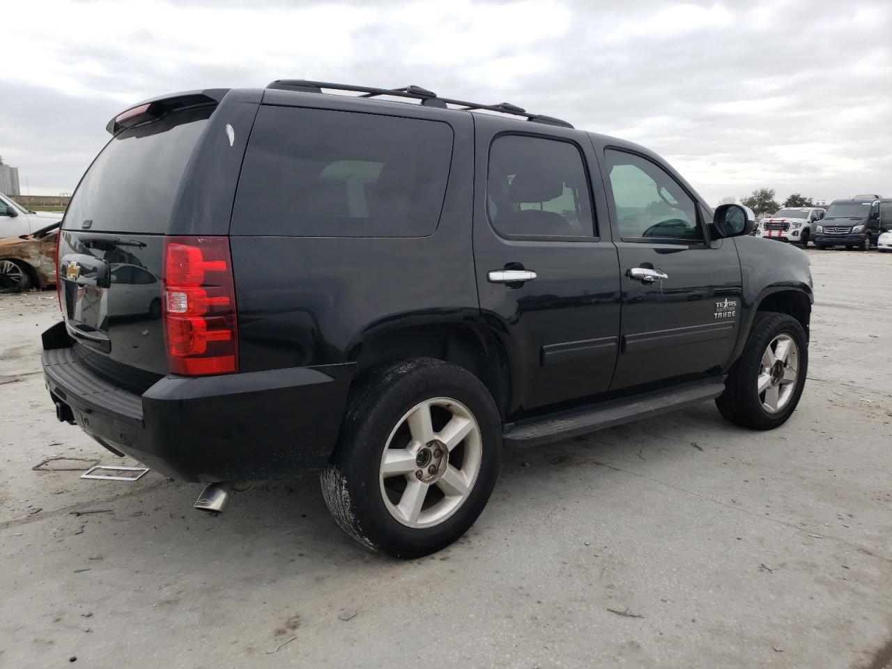 2013 Chevrolet Tahoe - Image 3