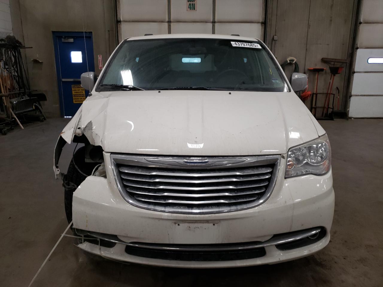 2012 Chrysler Town & Country - Image 5