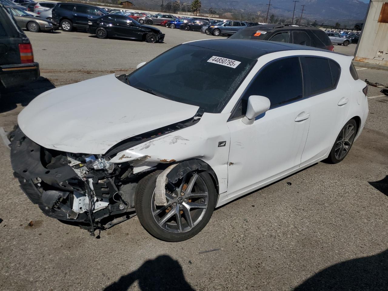 2016 Lexus CT - Image 1