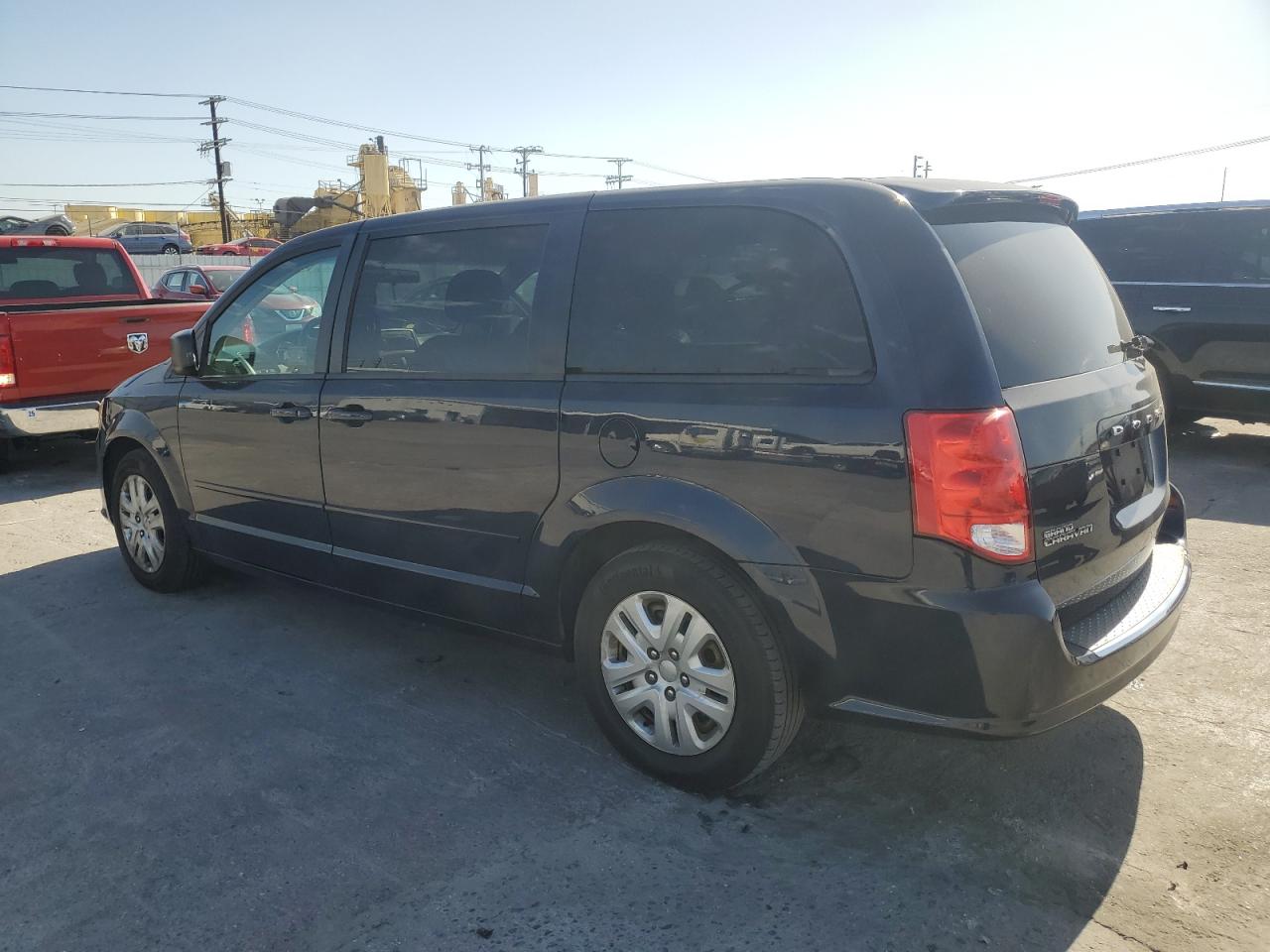 2016 Dodge Caravan - Image 2