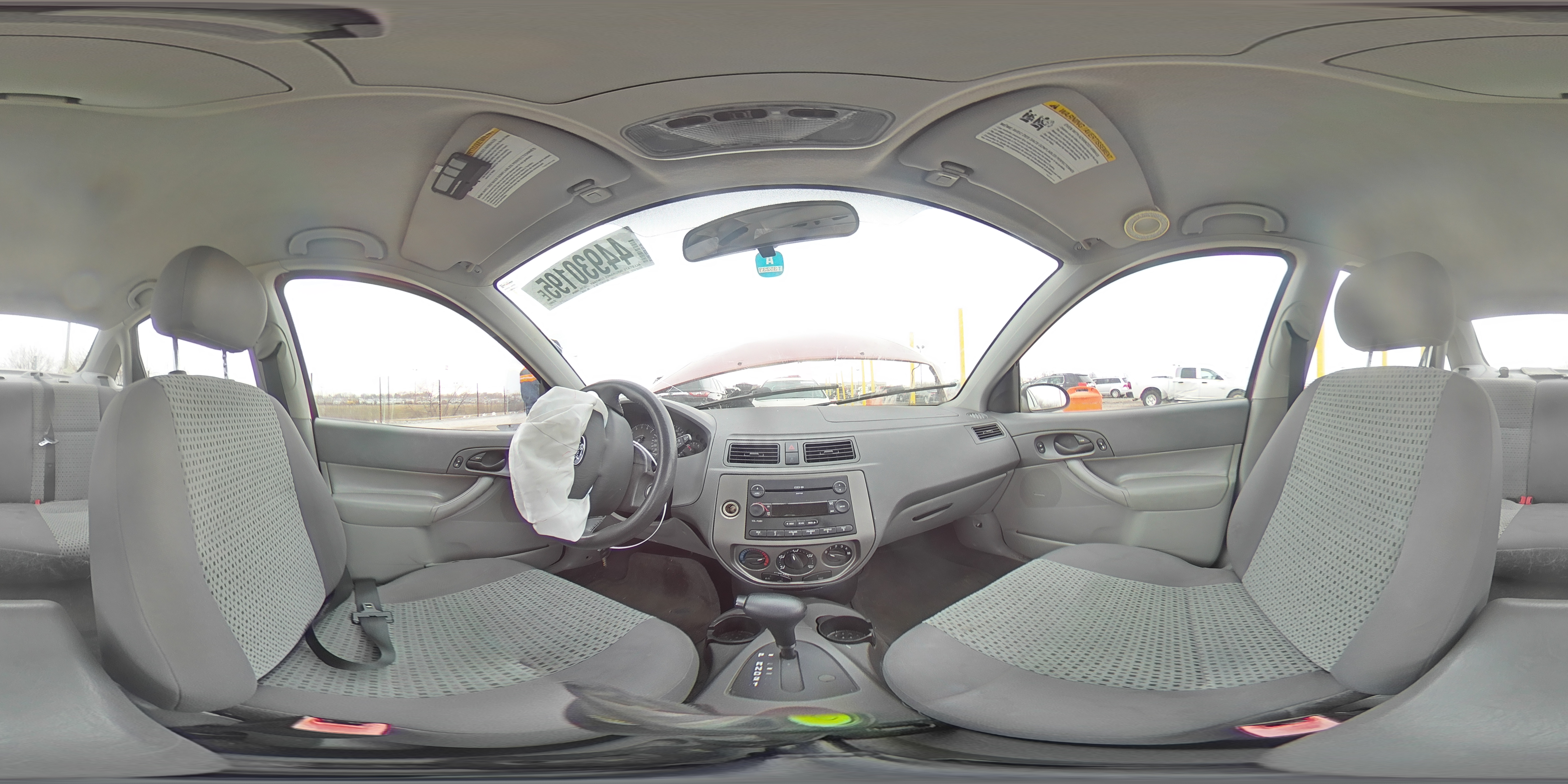 2005 Ford Focus - Image 12