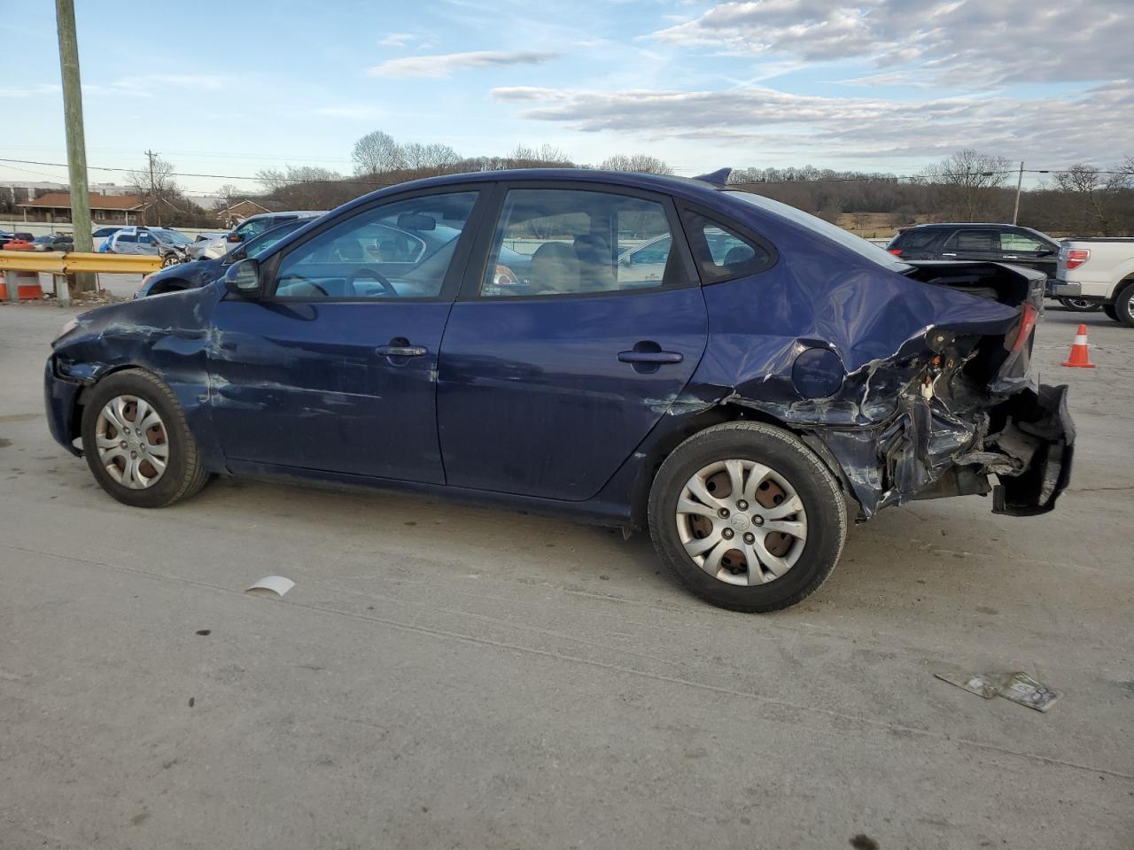 2010 Hyundai Elantra - Image 2