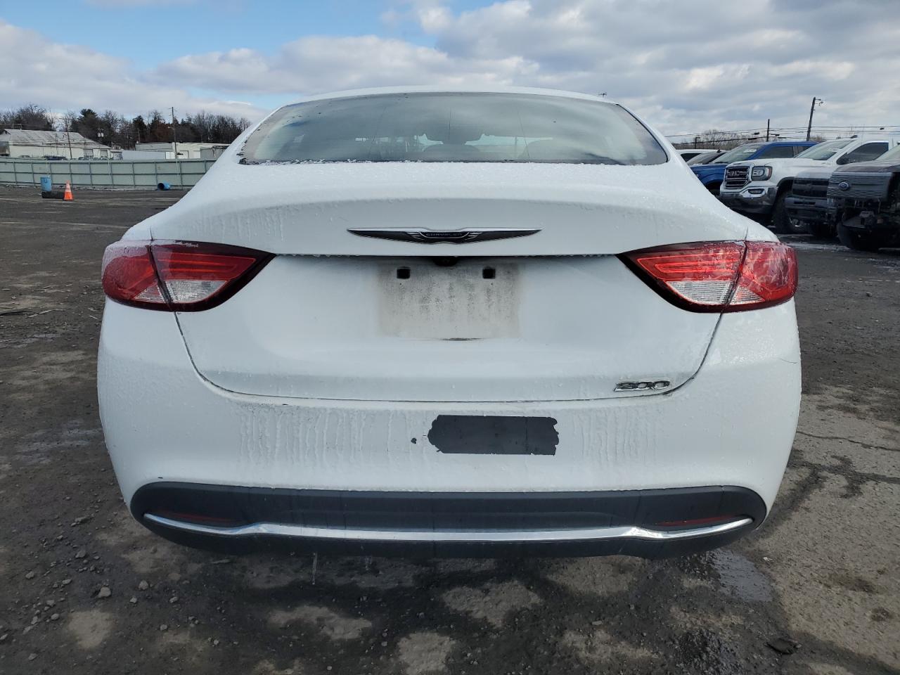 2016 Chrysler 200 - Image 6
